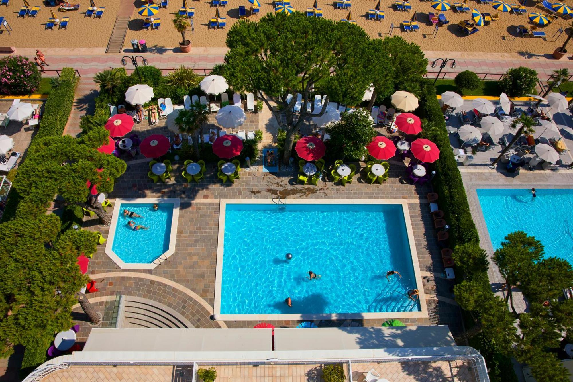 Termini Beach Hotel & Suites Lido di Jesolo Bagian luar foto