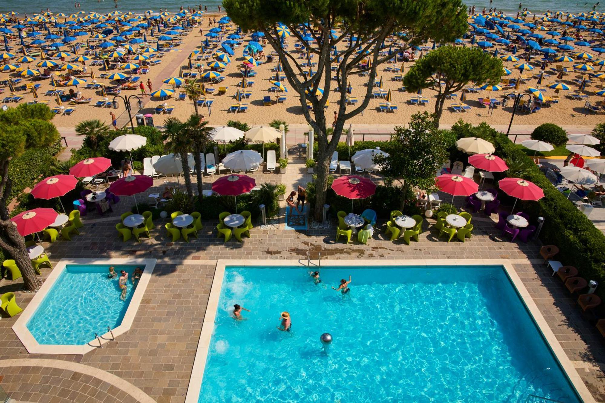 Termini Beach Hotel & Suites Lido di Jesolo Bagian luar foto