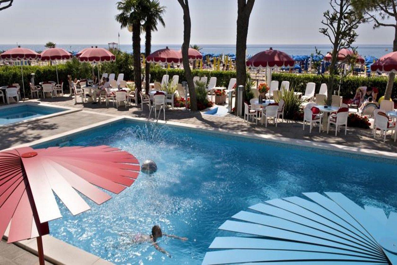 Termini Beach Hotel & Suites Lido di Jesolo Bagian luar foto