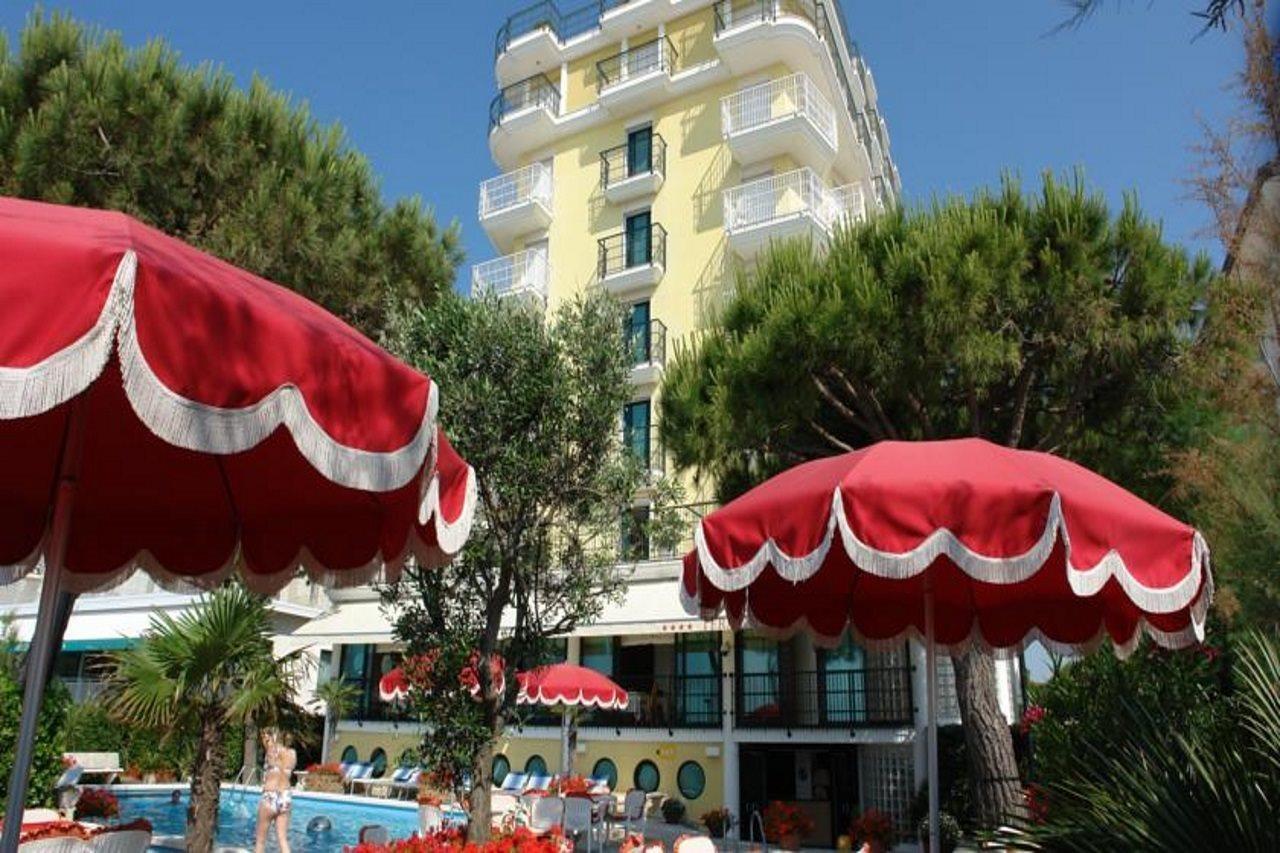 Termini Beach Hotel & Suites Lido di Jesolo Bagian luar foto