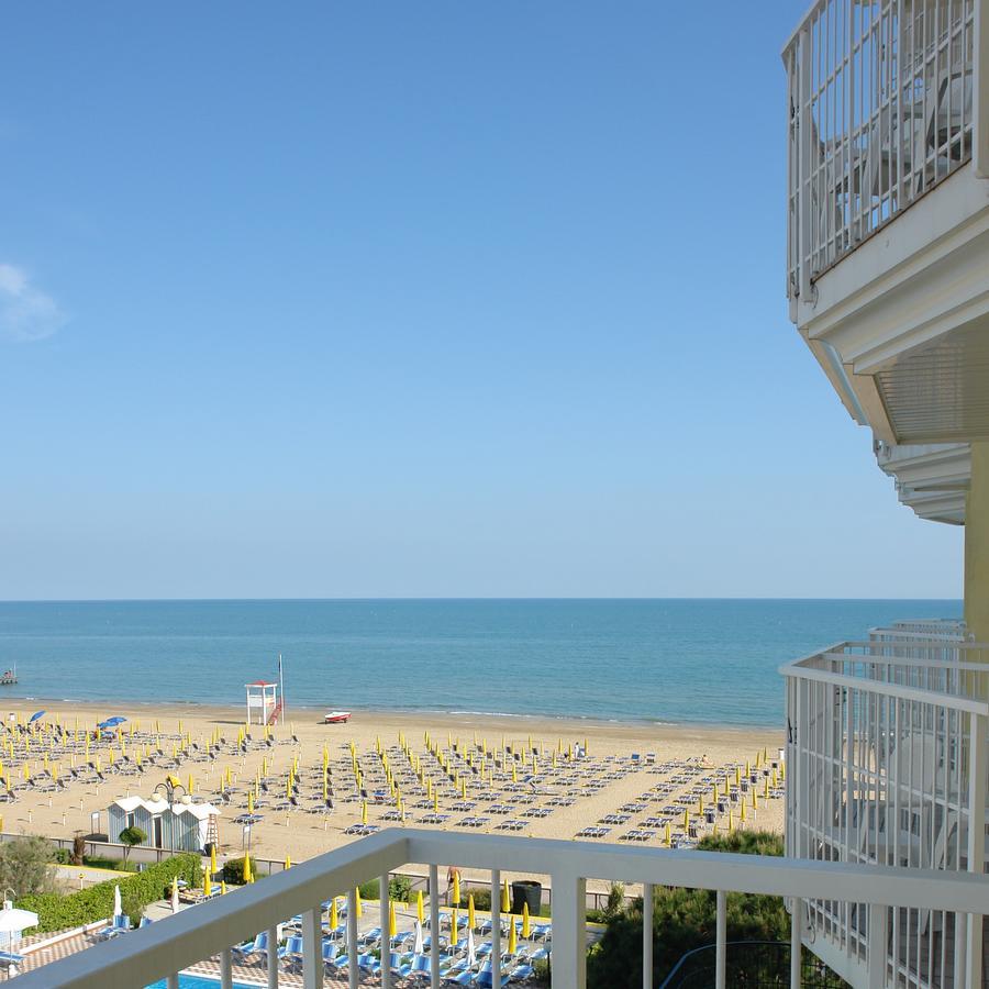 Termini Beach Hotel & Suites Lido di Jesolo Bagian luar foto