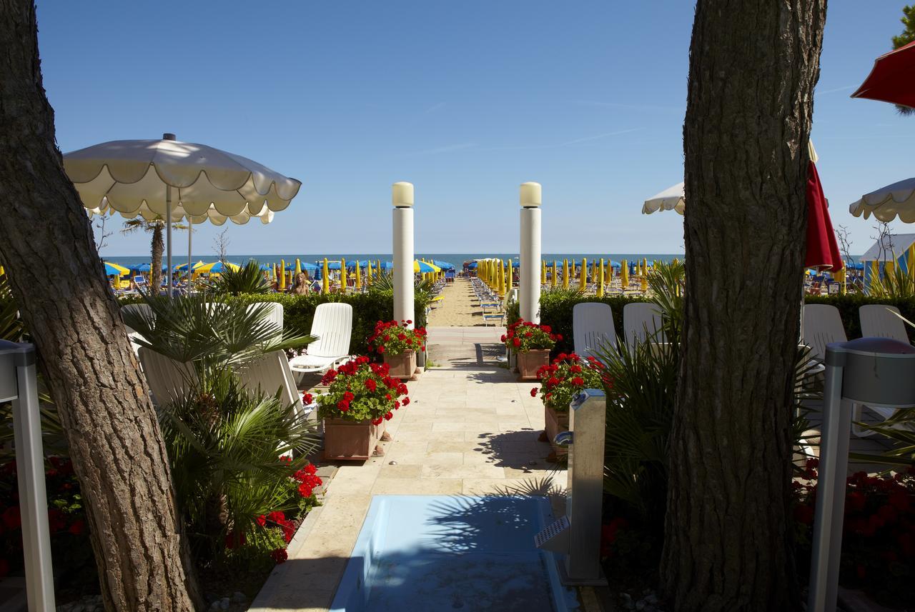 Termini Beach Hotel & Suites Lido di Jesolo Bagian luar foto