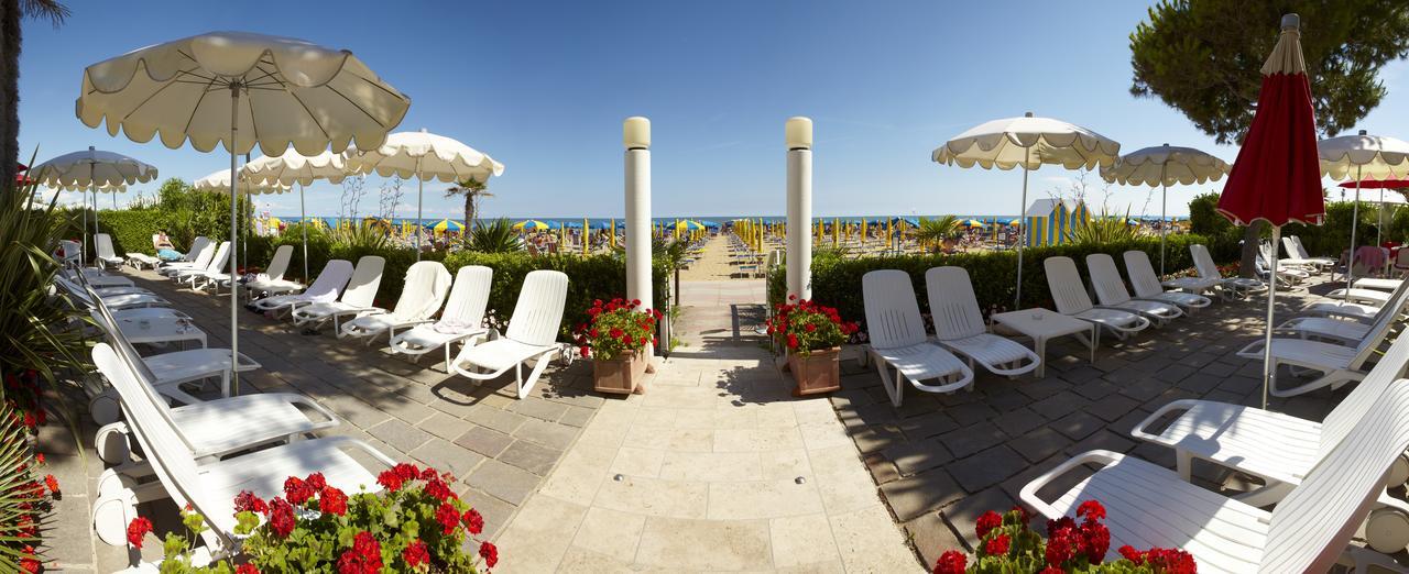 Termini Beach Hotel & Suites Lido di Jesolo Bagian luar foto